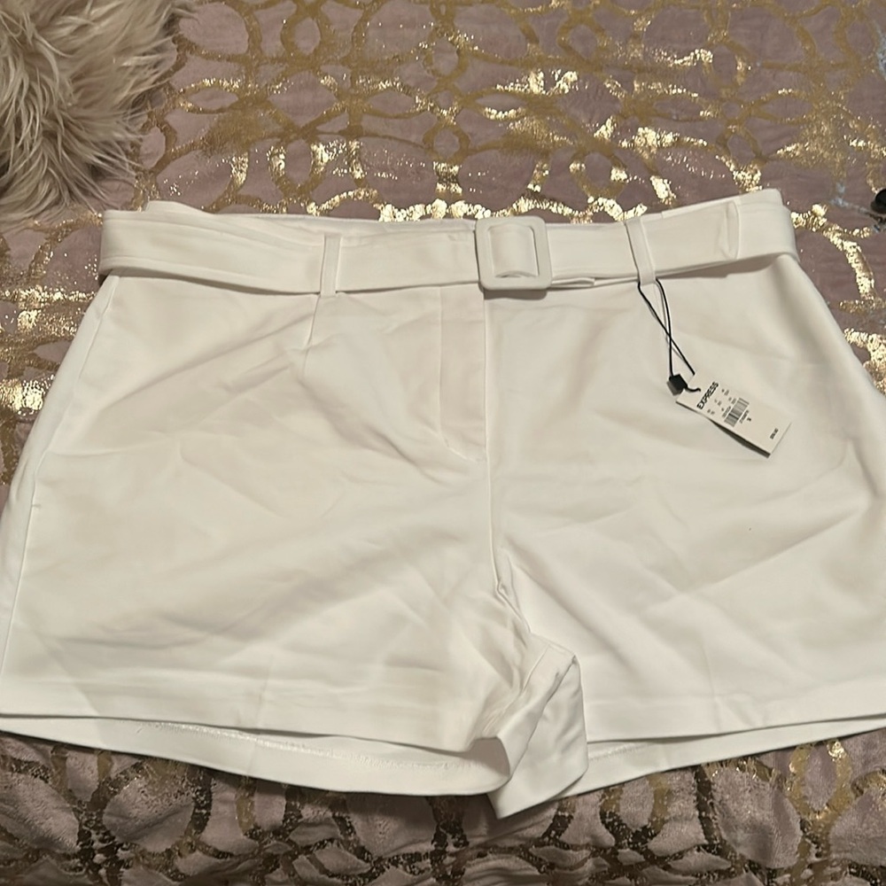White belted high rise express shorts